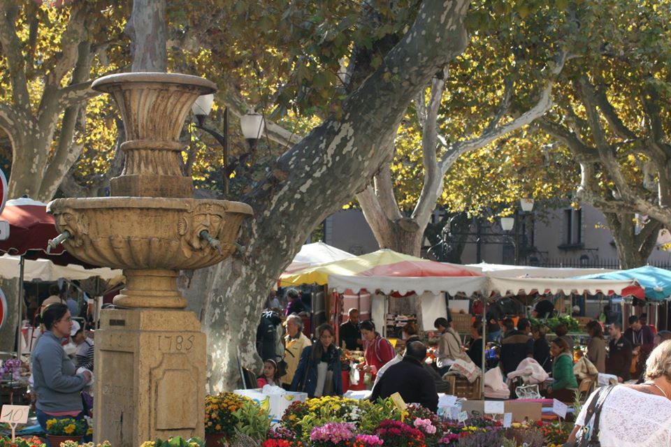 Marché provençal tous les mercredis à Cassis