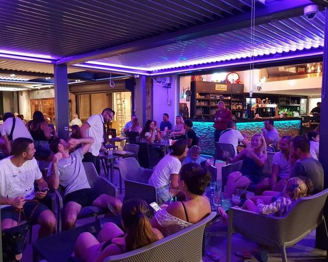 En journée ou en soirée, rendez-vous au Kylian’s Pub à la Ciotat