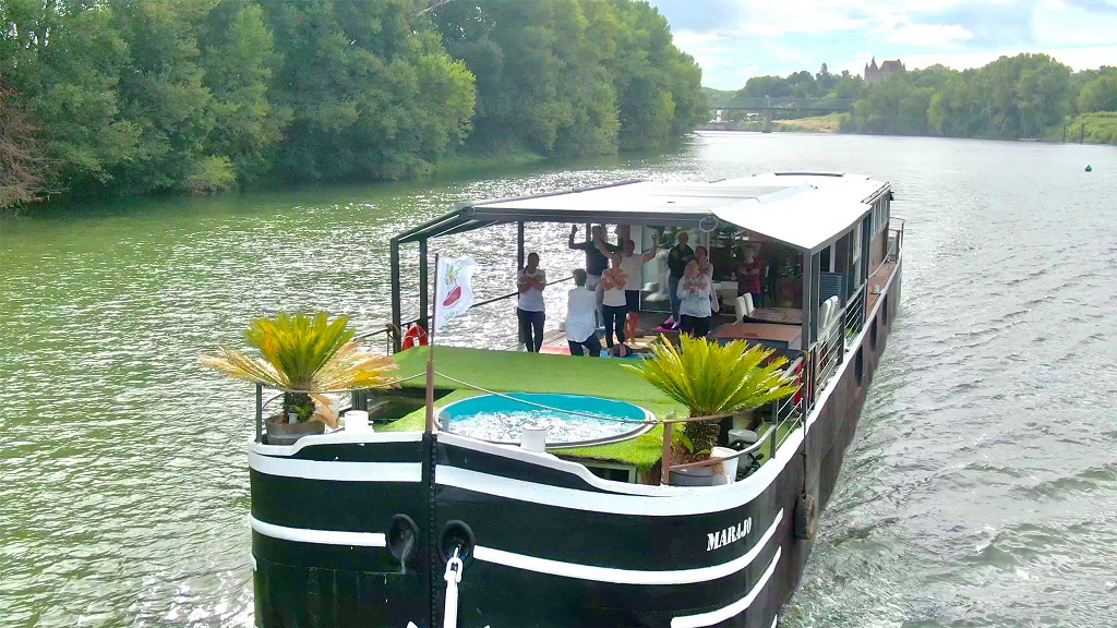 Naturaflo, la péniche du bien-être à Bordeaux ! Yoga, relaxation, massage, atelier culinaire…