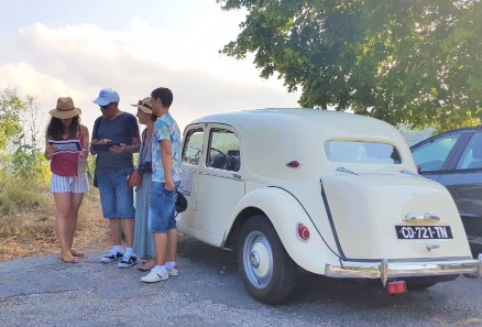 Escape Game Culturel à Bord d'une Traction Avant de collection au départ de Grasse (06).