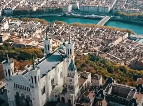 Top 10 des Visites audio-guidée à Lyon – Plusieurs Scénarios – Découvrez la ville en toute autonomie