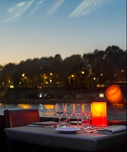 Dîner croisière de la Saint-Valentin - Bateaux Parisiens, RDV Port de la Bourdonnais - Au pied de la Tour Eiffel (75007)