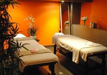 A vivre avec votre moitié(s) - Massage Balinais en duo avec & coupes de champagne - Paris (75011)