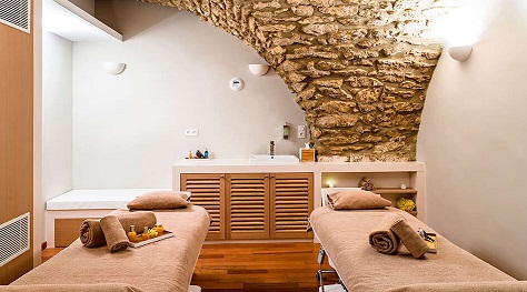 Séjour relaxant à Mallemort : profitez du spa et de la gastronomie locale au Moulin de Vernègues, Hôtel**** et Spa Les Collectionneurs
