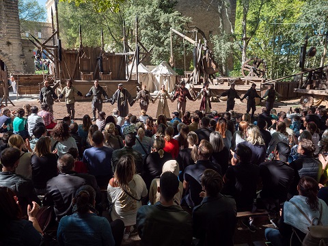 spectacle 2023 au parc du Cahteau Rocher Mistral à La Barben