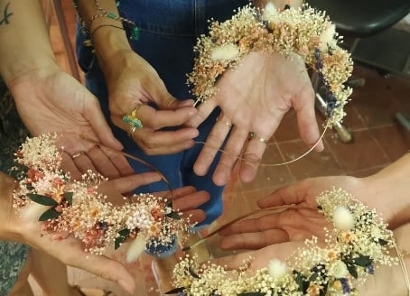 Atelier créatif : couronne en fleurs séchées à Marseille